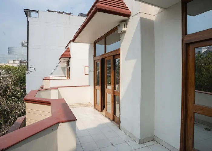 Ahuja Residency Dlf Phase 2 Hotel Gurgaon