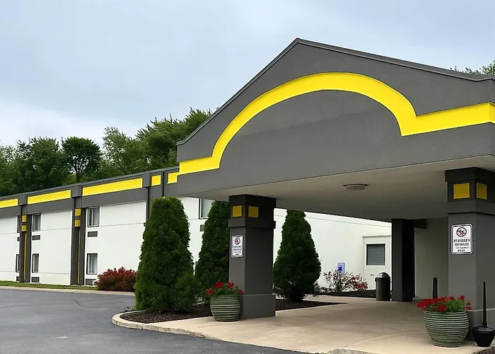 Super 8 By Wyndham Logansport Motel