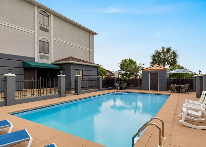 Days Inn & Suites By Wyndham Prattville-Montgomery