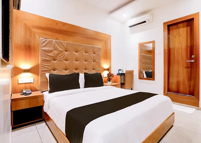 Super Townhouse Oak Times Square Le Western Mumbai