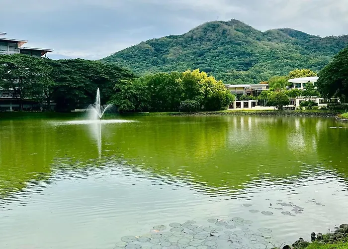 Pico De Loro Resort Condotel Nasugbu