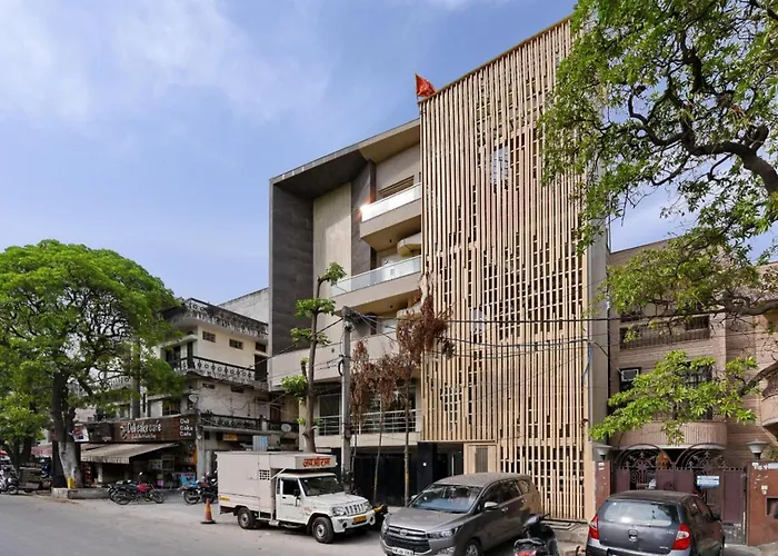 Fabhotel Pitampura Delhi 