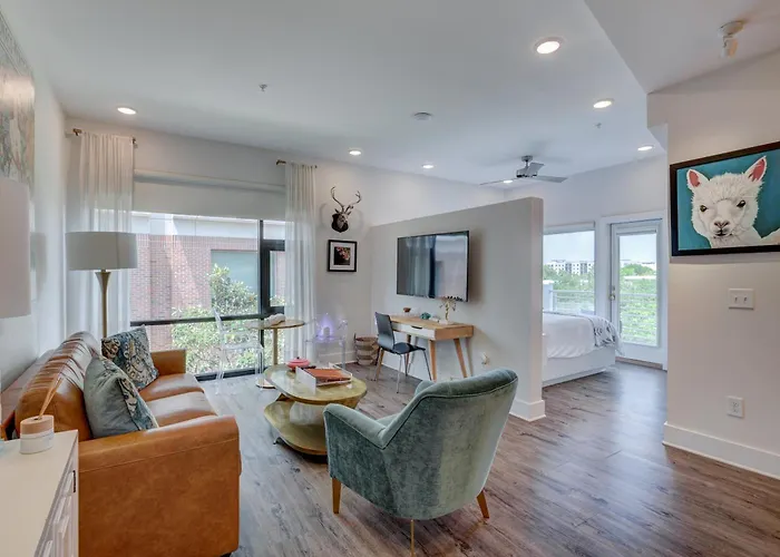 The Hive 202 King With Balcony Hotel Wilmington