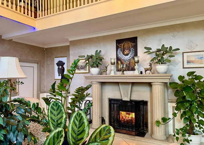 Finn Village - Loch Lomond Villa - The Jungle Room With A Private Hot Tub Drymen