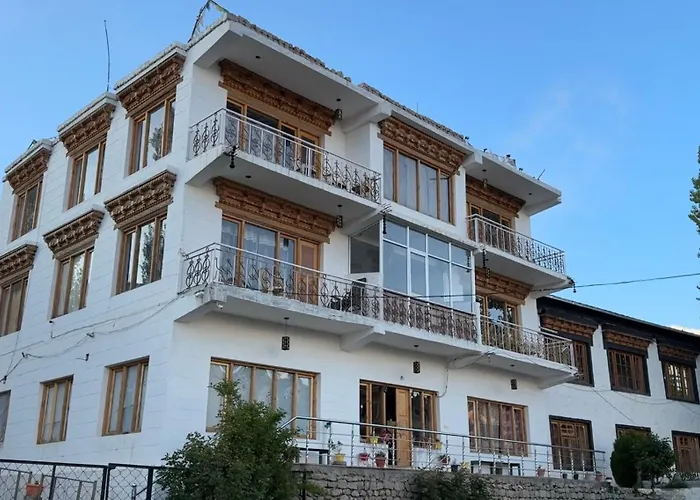 Yangphel House Hotel Leh