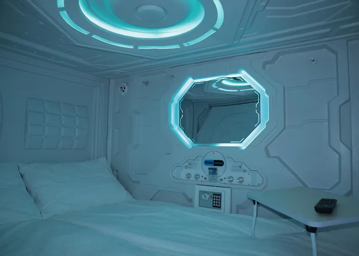 Blue Viking Pods Hotel Keflavik