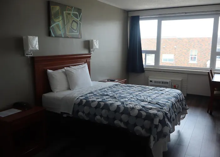 Town Centre Inn - Parry Sound