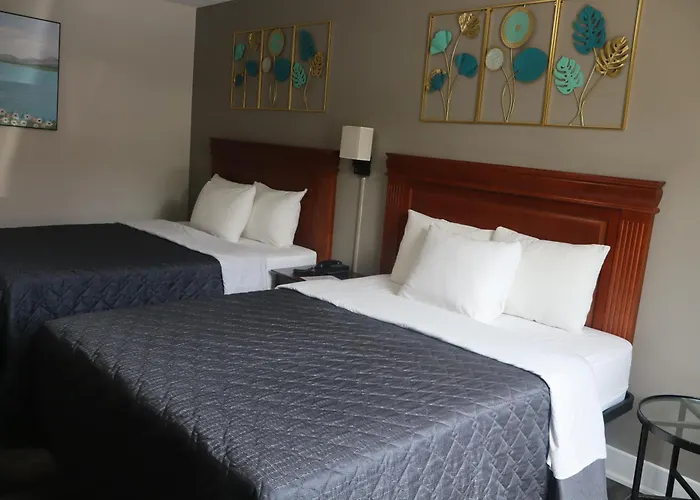 Town Centre Inn - Parry Sound