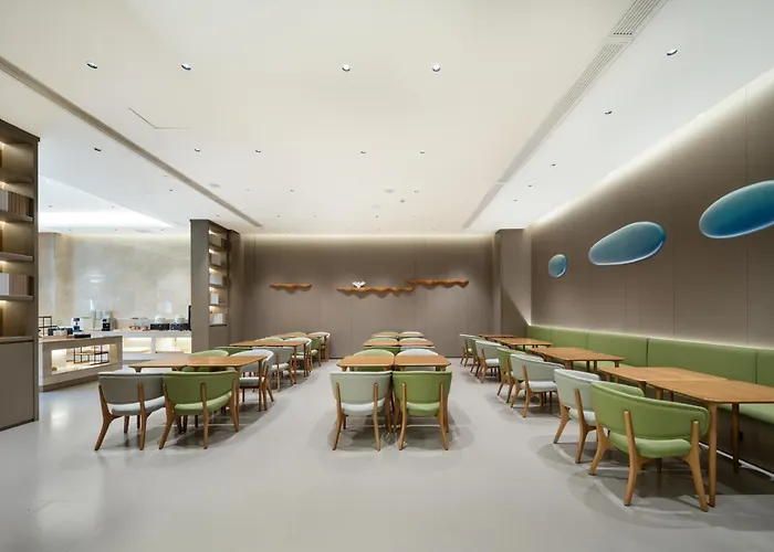 Four Seasons Hotel Shanghai Kangqiao Xiupu Road Branch