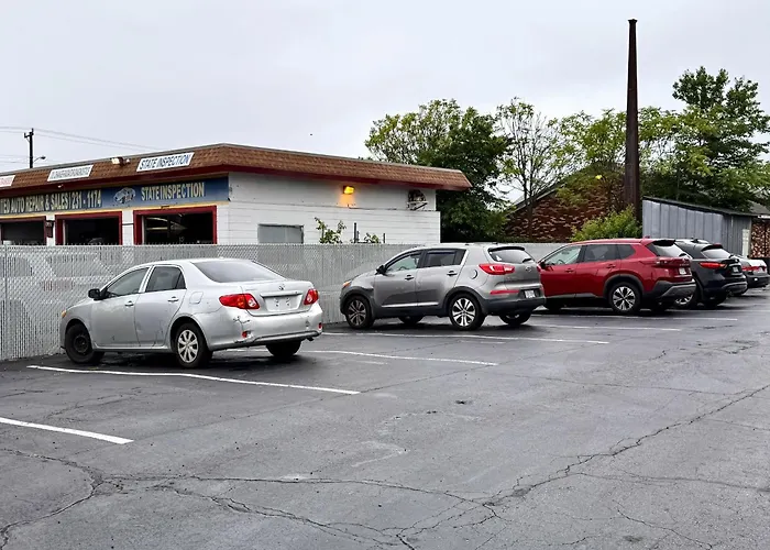 Cloverleaf Motel By Belvilla Richmond Near Turnpike