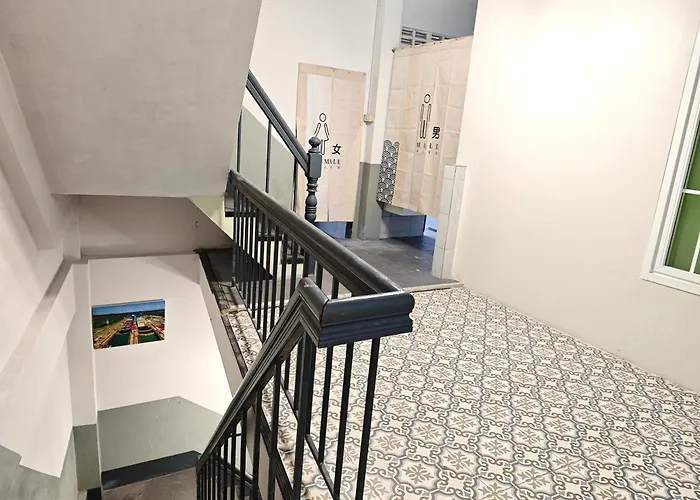 Latitude 13 Room & Breakfast Bangkok