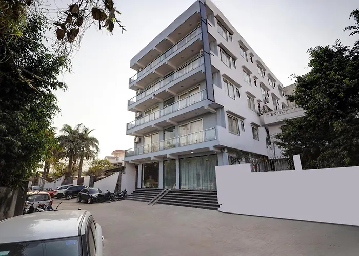 Hotel The Venice- Near Indraprastha Apollo Hospital New Delhi