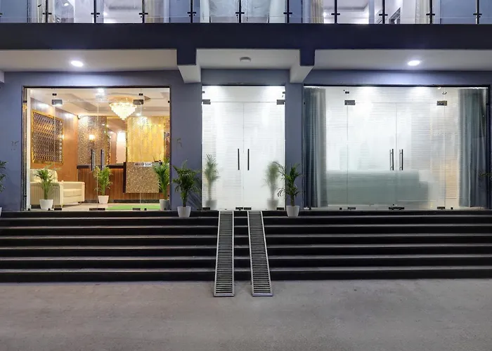 Hotel The Venice- Near Indraprastha Apollo Hospital New Delhi