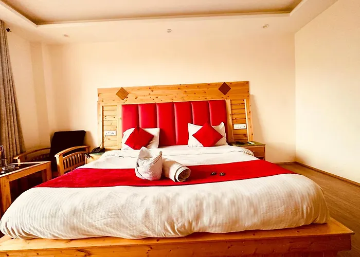 Hotel Pine Grove Manali 