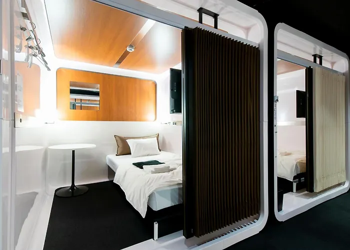 First Cabin International Hawaii Honolulu