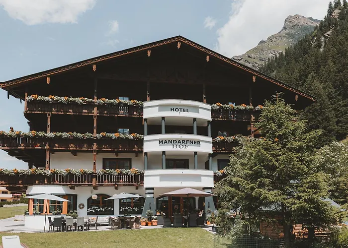 Boutique Hotel Mandarfnerhof St. Leonhard im Pitztal