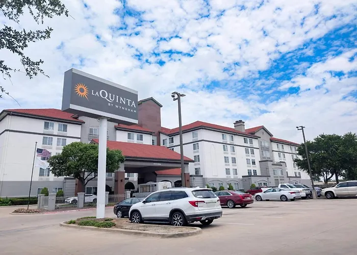 La Quinta By Wyndham Dfw Airport South / Irving Hotel