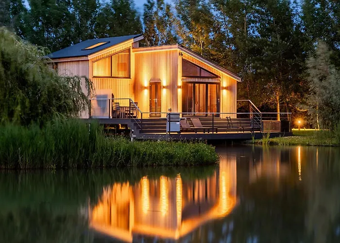 Woad Mill Lakeside Lodges Boston
