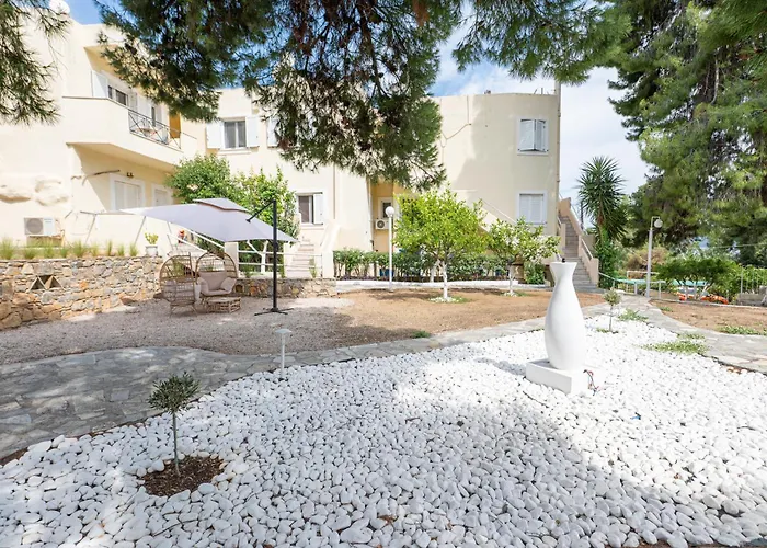 The White Rose Hotel Poros Town