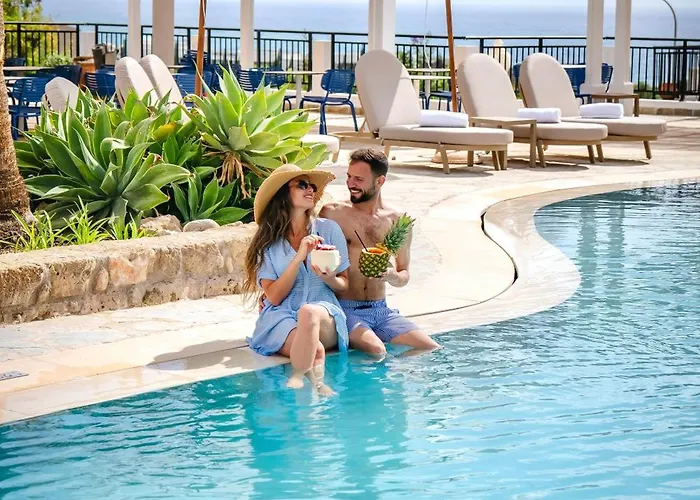 Wellclub Resort - Wellness & Seaview Suites Pafos