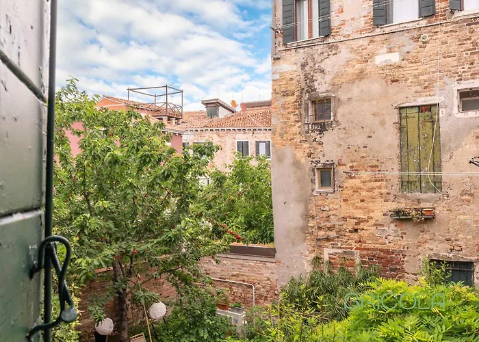 Biennale Ensuite Rooms By Bricola Apartments Venice