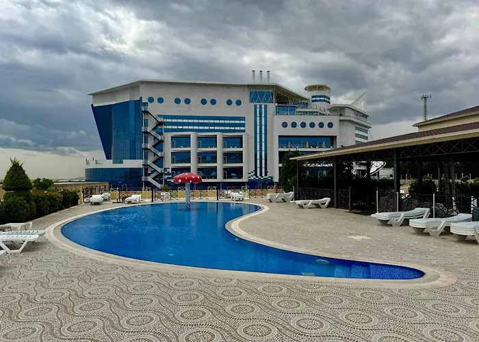 Titanik Baku Otel