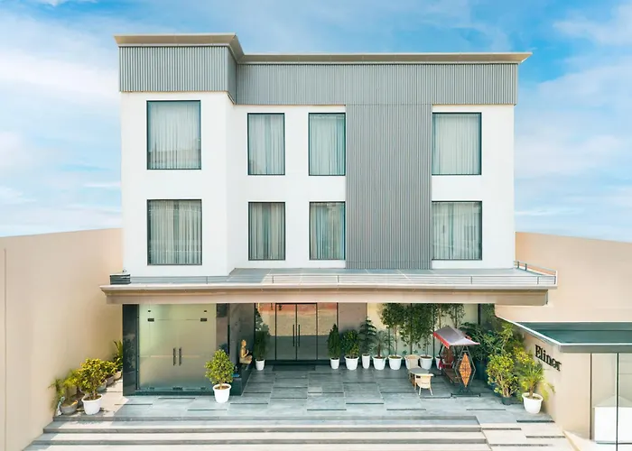 Hotel Elinor By Dazzling Hotels & Resorts Agra 