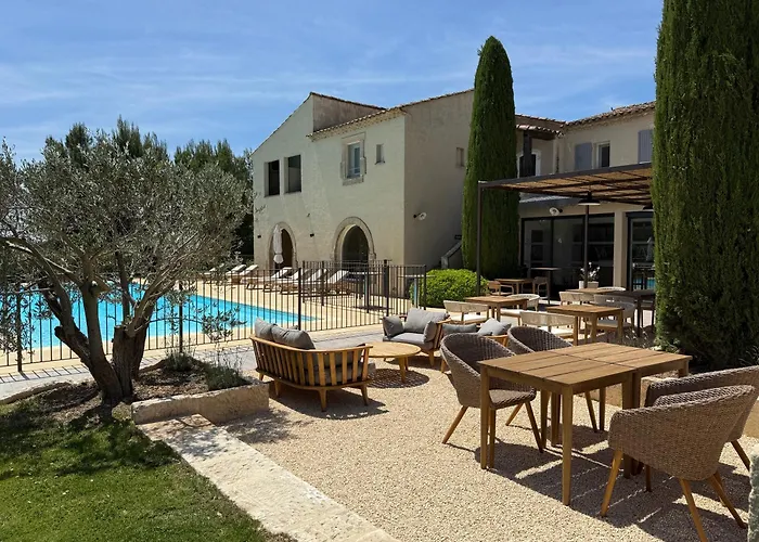 Hotel Val Baussenc, The Originals Relais à Maussane-les-Alpilles
