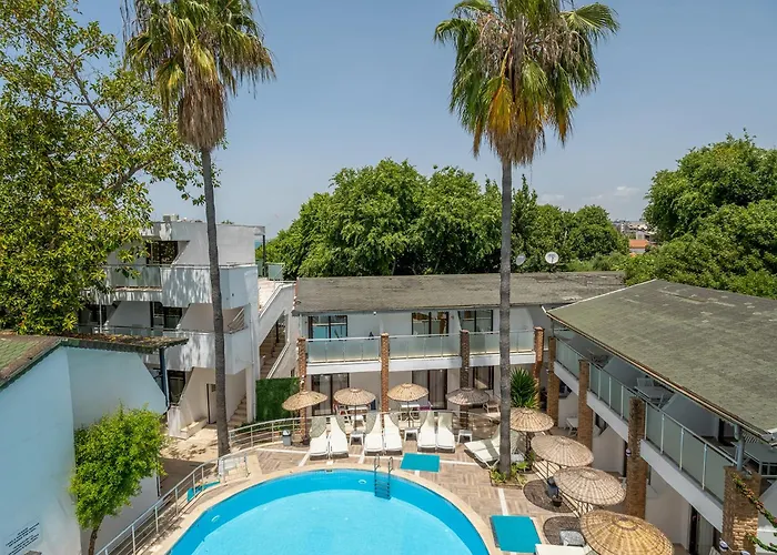 Tropic Beach Club & Resort - Side