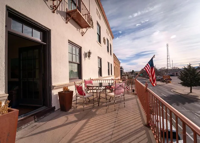 The Holland Hotel Alpine