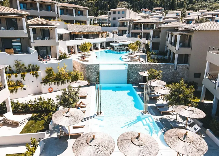 Crystal Waters Hotel Nikiana