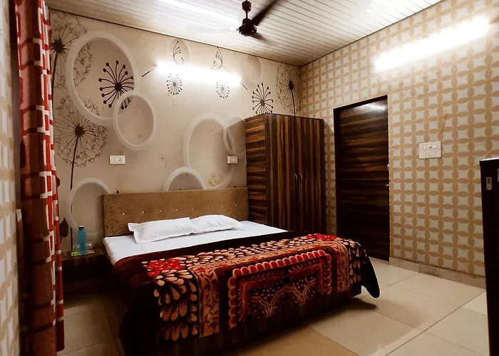 Syl Hotels One - Comfortable And Secure Stays Phagwāra