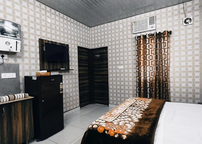 Syl Hotels One - Comfortable And Secure Stays Phagwāra