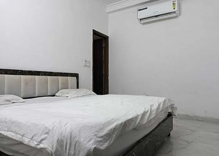 Hotel O Bollywood New Delhi