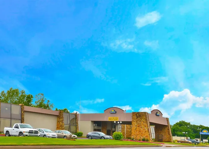 Days Inn By Wyndham Southern Hills/Oru Tulsa