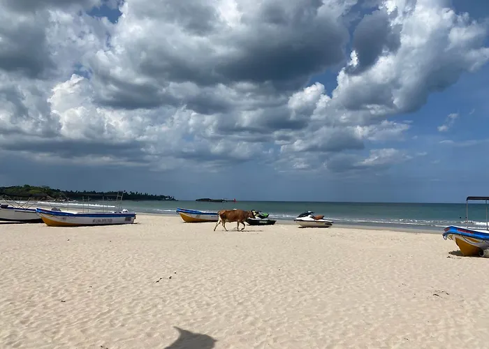 The White House Hotel Trincomalee