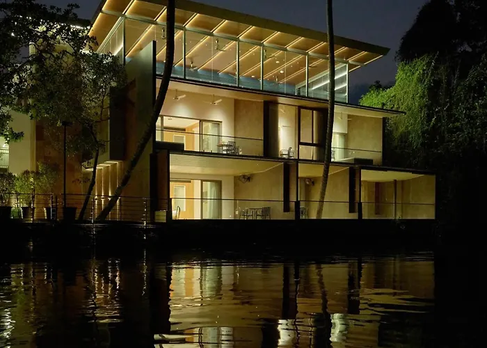 Lago Leisure Resort & Spa Cherai Beach