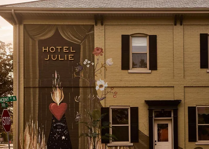 Hotel Julie Stratford