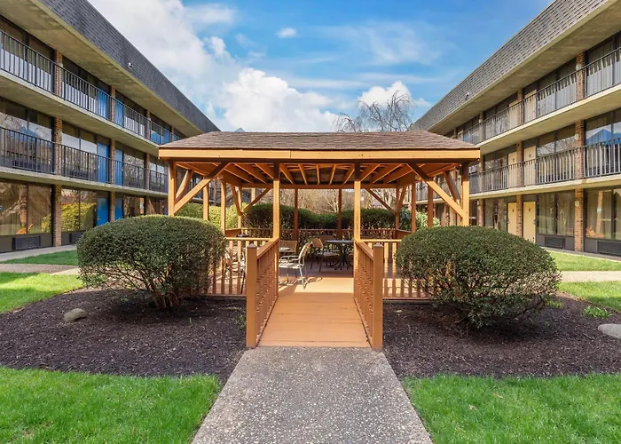 Suburban Studios Tysons Corner Vienna