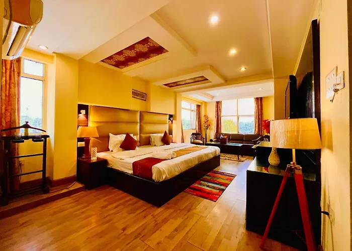 Reo Classic, Near Haridwar Railway Station & Bus Stand