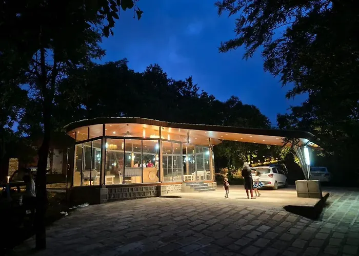 Citrus Prime Hill Queen Resort Pachmarhi