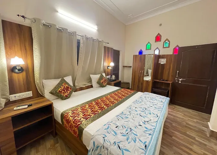 Kashi Ganga Ghat Guest House Near Kashi Vishwanath Temple Varanasi