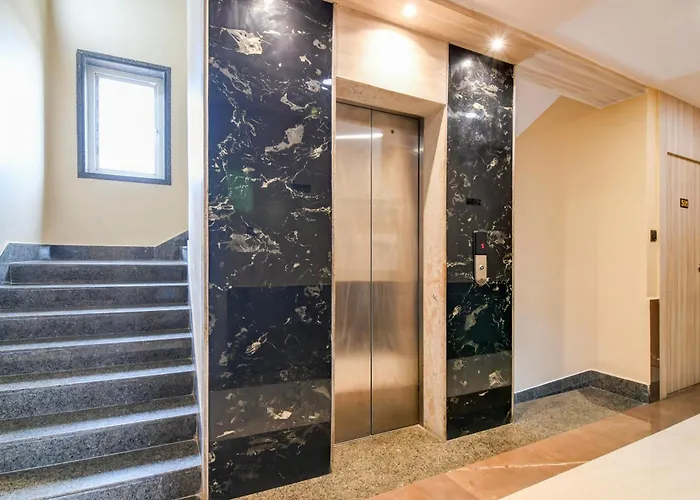 Hotel Seventy Seven Kolkata