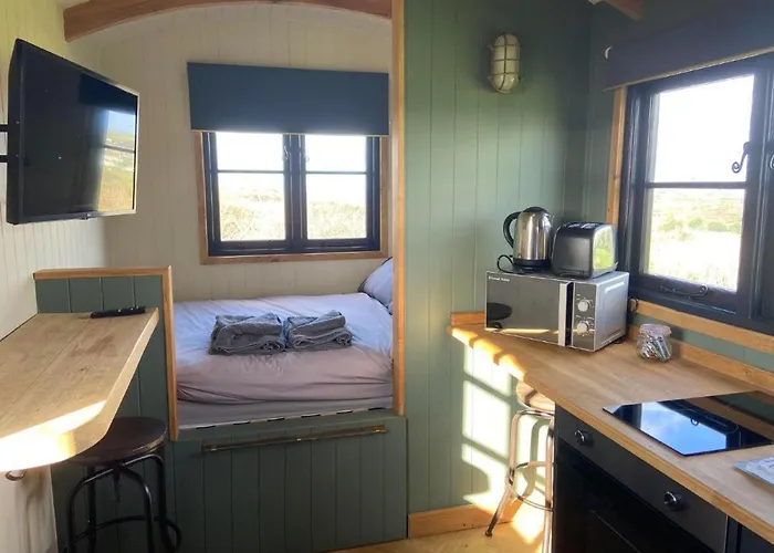 Travellers Rest Glamping Pods & Shepherds Hut Newquay 