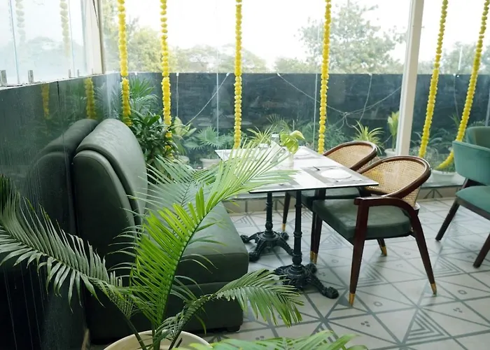 Hotel Anant Inn Varanasi