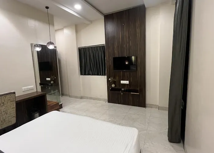 Hotel Ranjeet Ahilyanagar