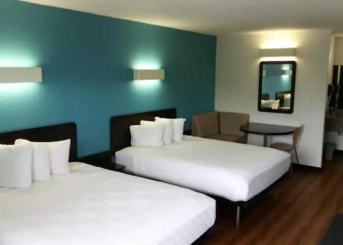Blue Way Inn & Suites By Jasper Beeville
