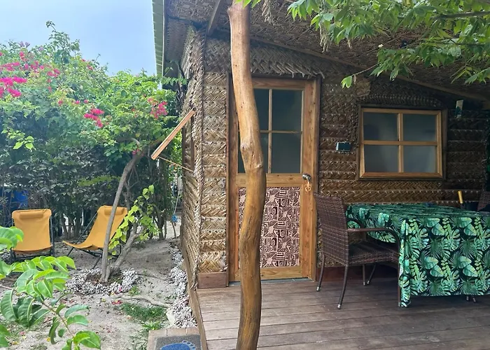 Pension Bounty Rangiroa - Art Gallery & Tropical Garden