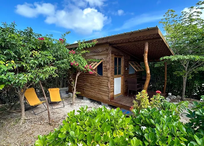 Pension Bounty Rangiroa - Art Gallery & Tropical Garden