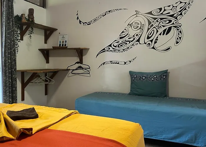 Pension Bounty Rangiroa - Art Gallery & Tropical Garden
